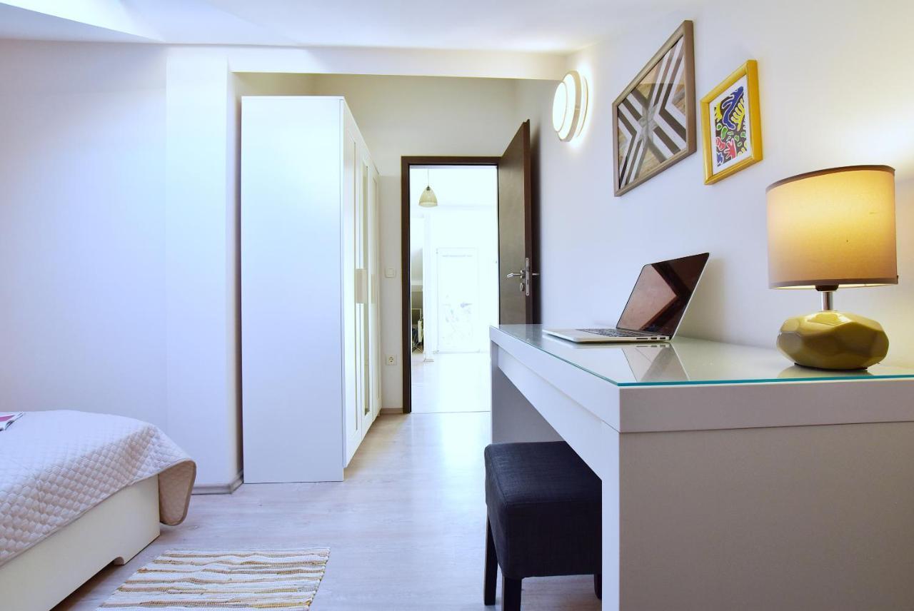 Apartments Sea & Sky Стари Град Екстериор снимка