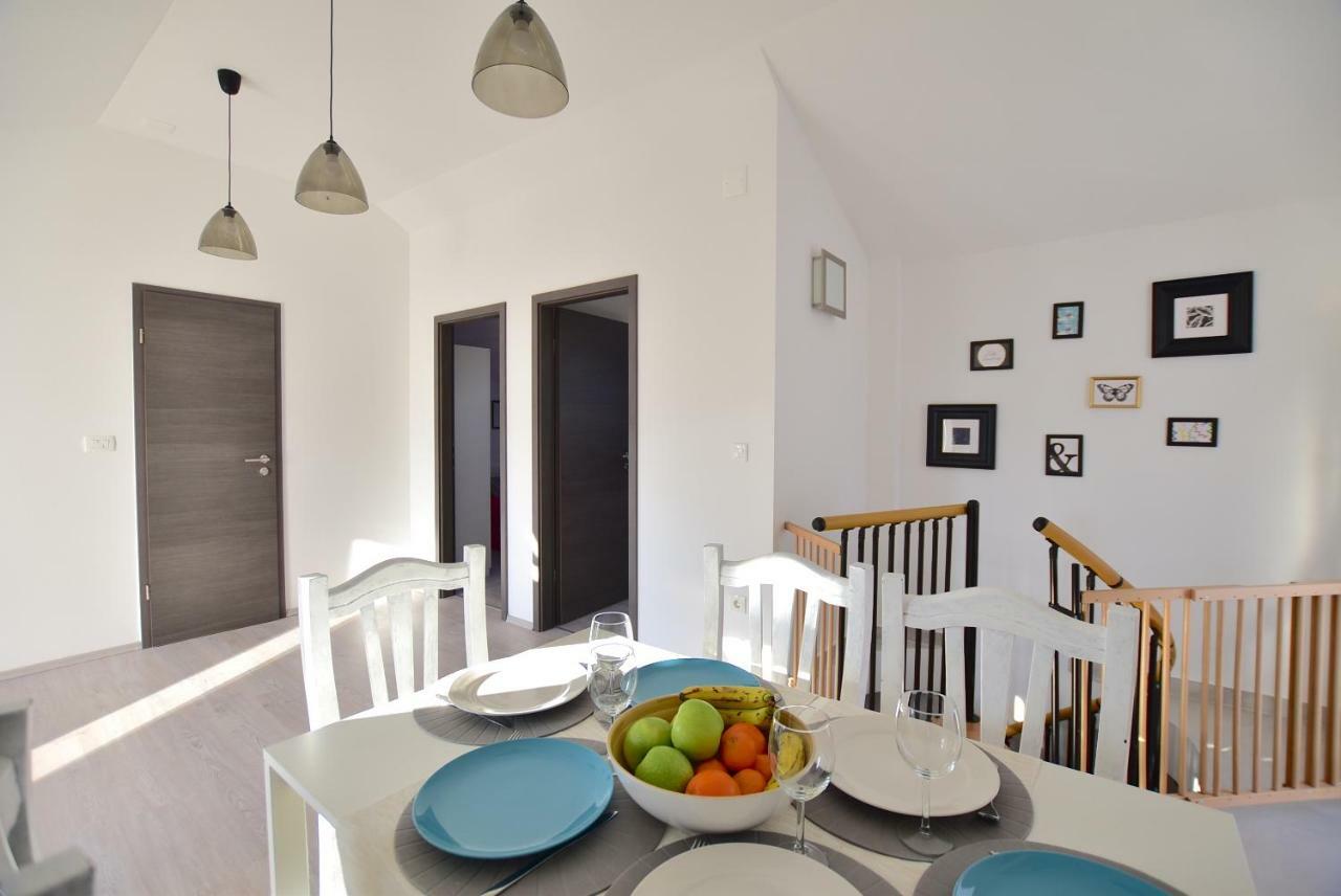 Apartments Sea & Sky Стари Град Екстериор снимка