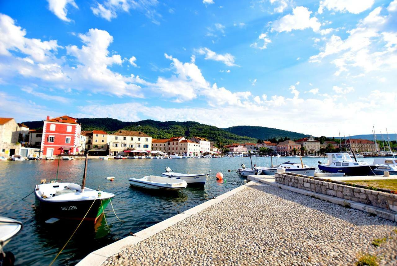 Apartments Sea & Sky Стари Град Екстериор снимка